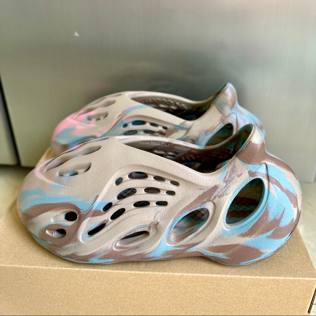 Yeezy Foam Rnnr Size 9